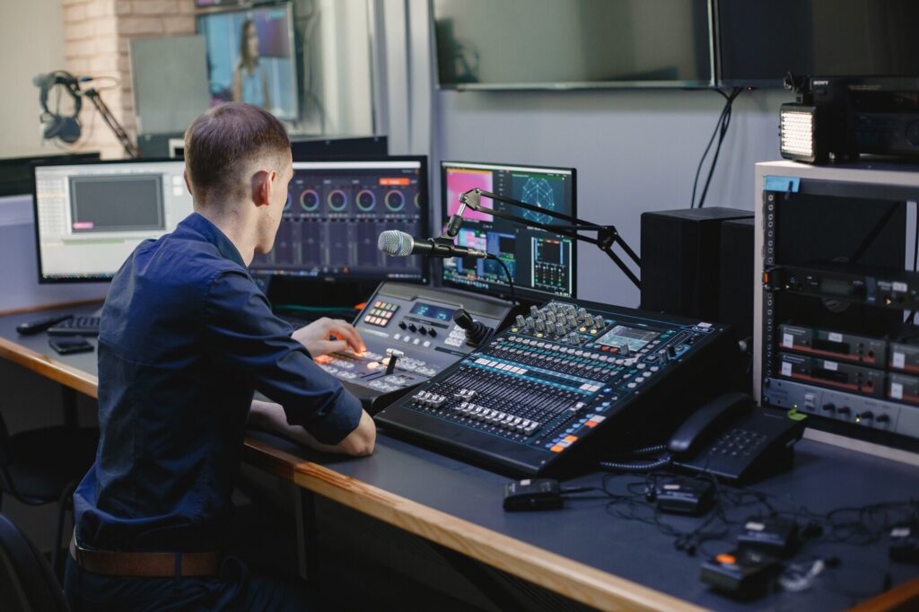 sound-engineer-working-studio