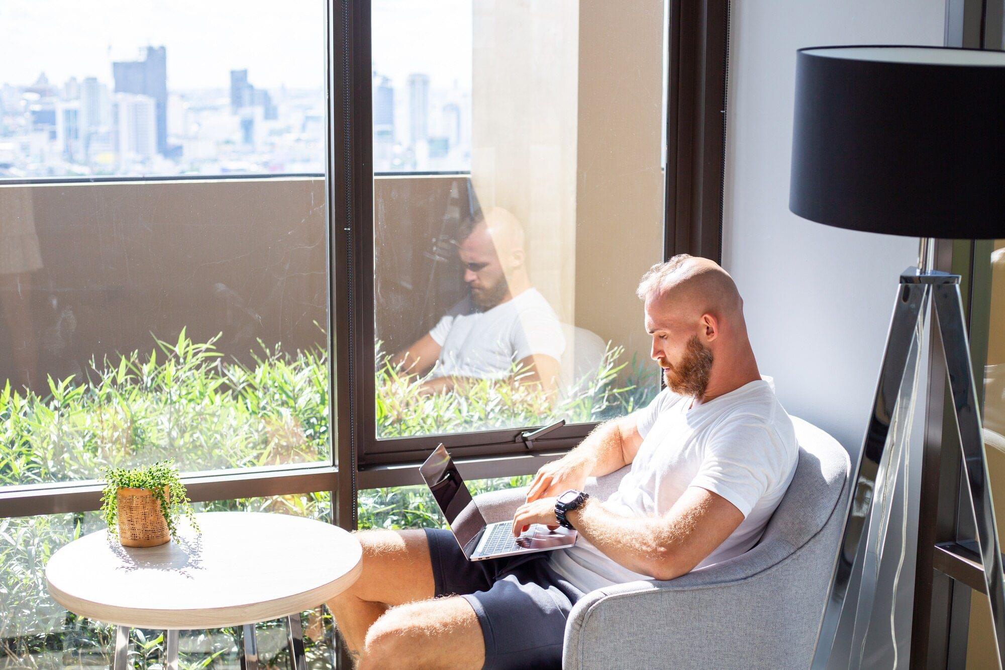 european-business-man-white-shirt-does-distance-work_343596-2529
